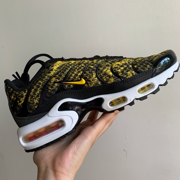 Air Max Plus Snakeskin Womens - Picture 2 of 9
